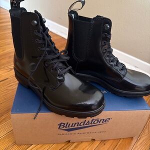 Blundstone 2219 Originals Lace-Up Boots - women’s new in box
